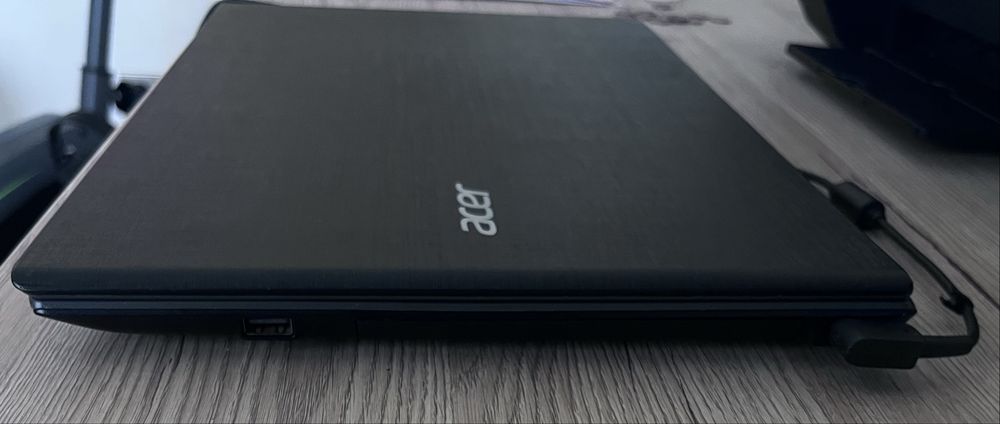 Portatil Acer E5-573G