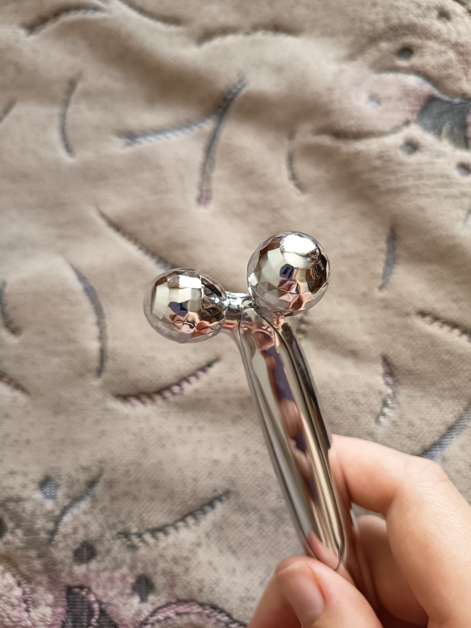Роликовый массажер для лица ABOUT face Roller Massager