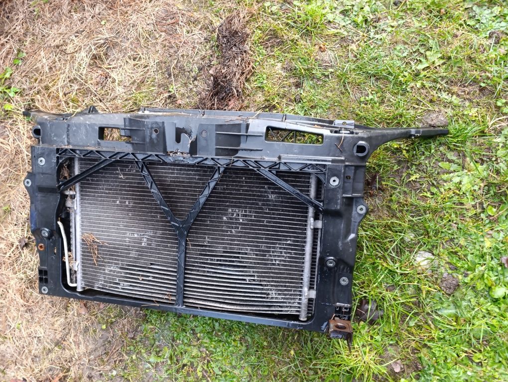 Przód przedni pas chłodnice mazda 3bk