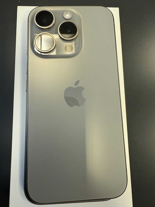 iPhone 15 pro 256gb titânio