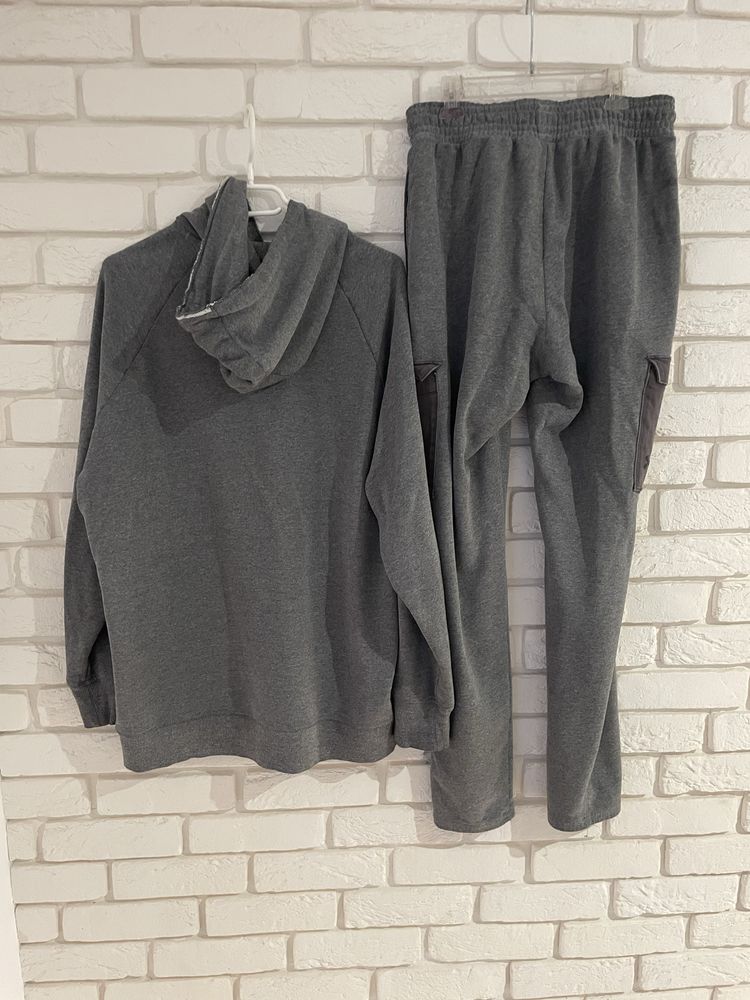 Dres dwu częściowy Under Armour męski szary
