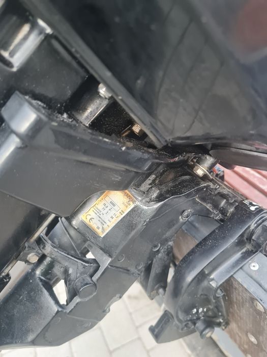 Лодка човен Южанка з мотором Меркурі і лафетом