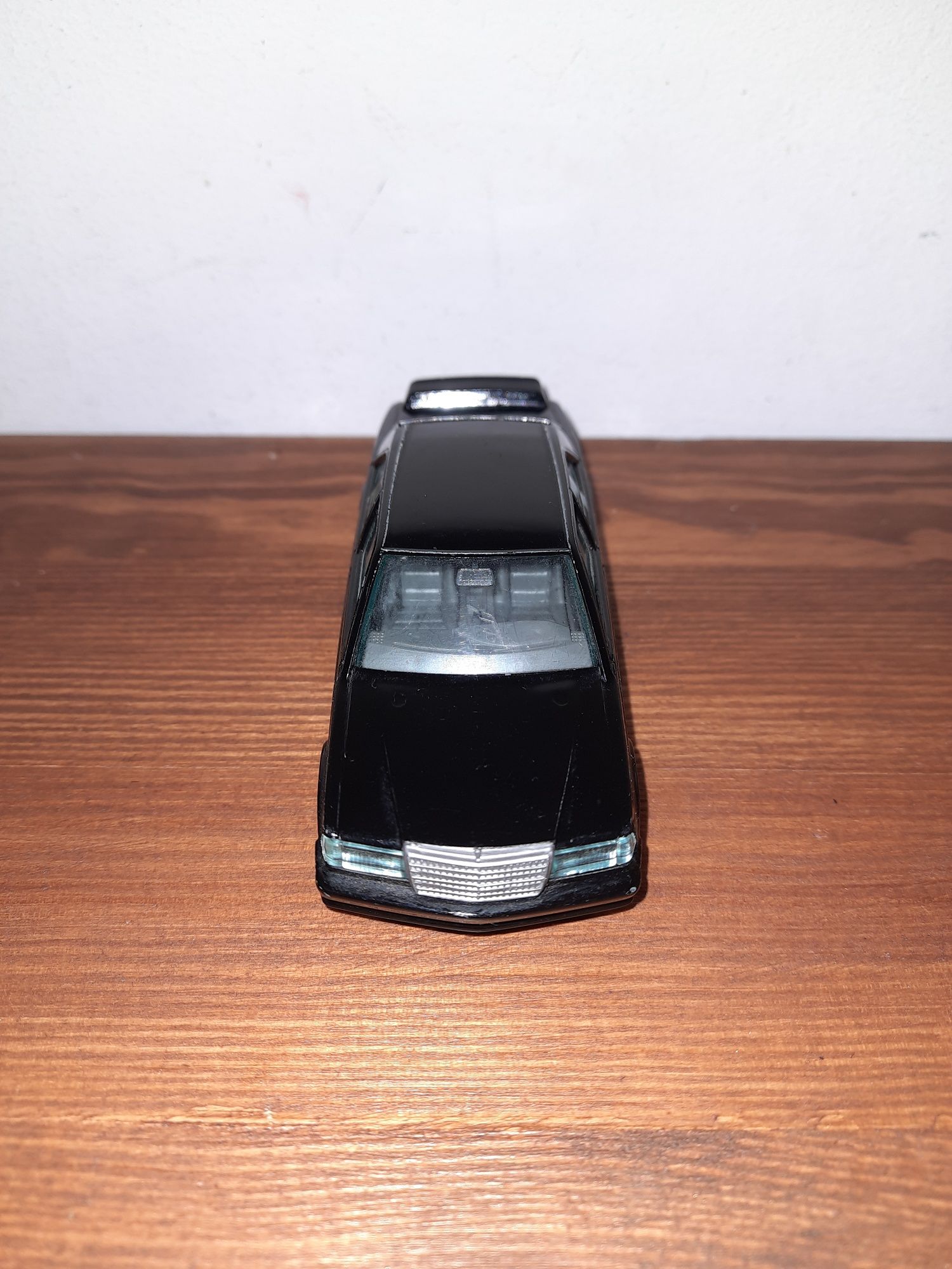 bburago mercedes 190 E 190e 1/43