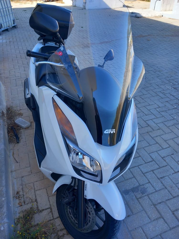 Honda forza 300cc