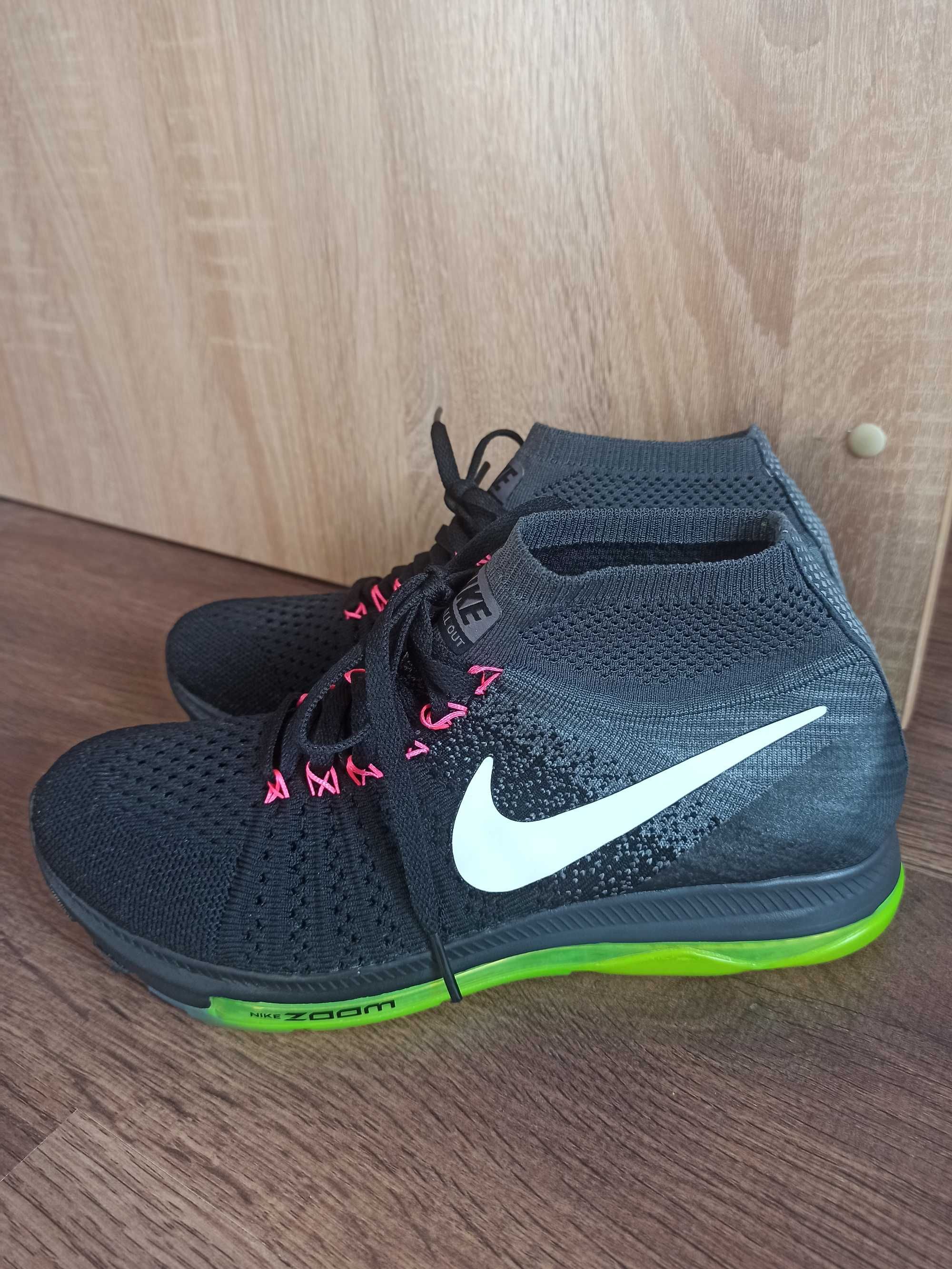Жіночі кросівки для бігу та тренувань Nike Zoom All Out Flyknit