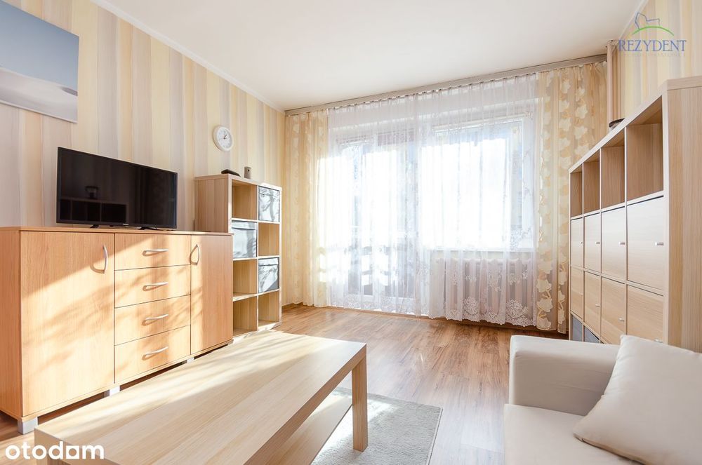 Ustawne mieszkanie z balkonem, nowe meble