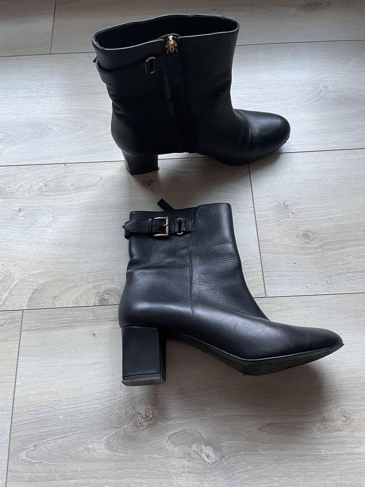 premium brand, orginalne botki Moschino, r. 39, stan bdb, skóra