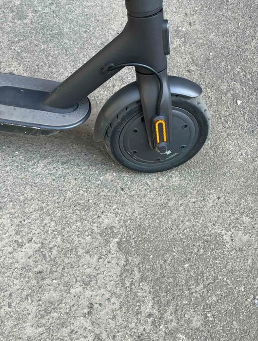 Продам електросамокат з гарантією Xiaomi MI electirc scooter 15