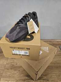 Adidas Yeezy 700 Utility Black 44