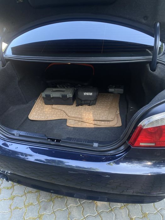 BMW e60 2.5 benz rest