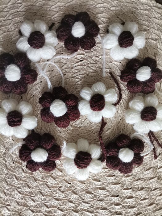 Nowe kwiaty z włóczki 3D robione ręcznie na szydełku do ozdabiania