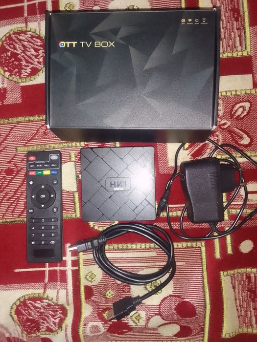 Продам смарт приставку TV BOX
