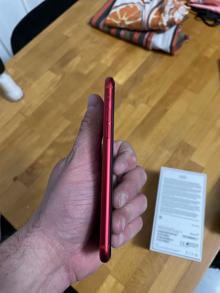 Iphone se2020 red 64 GB