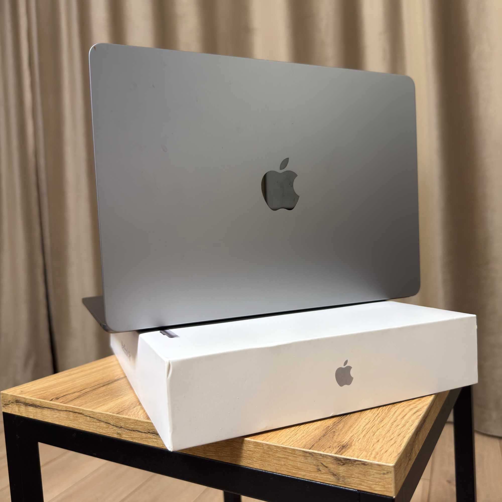 MacBook Air 13/M2/8GB/512GB/8 CPU/10 GPU/Space Gray (MLXX3LL/A)