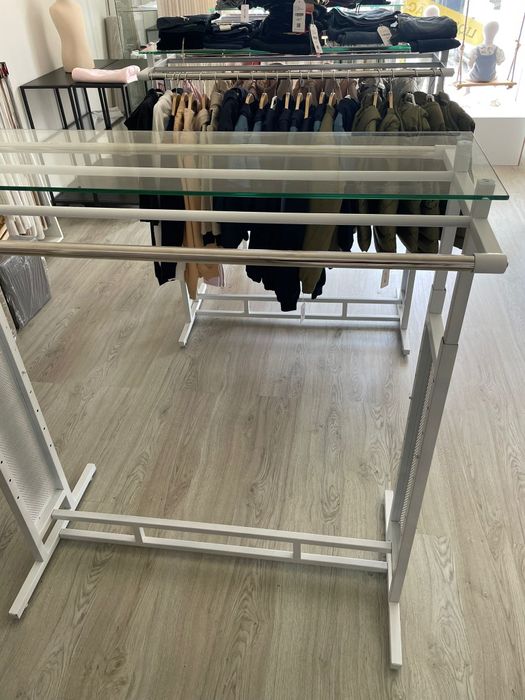 Charriot roupa  como novos