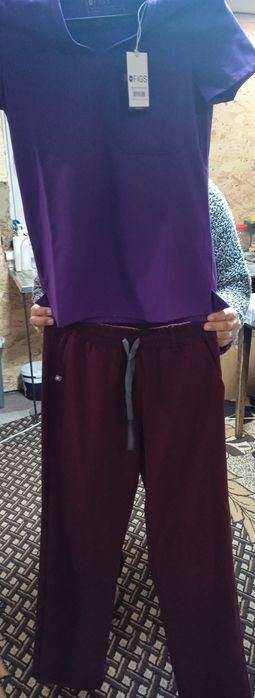 Продам медицинский костюм.