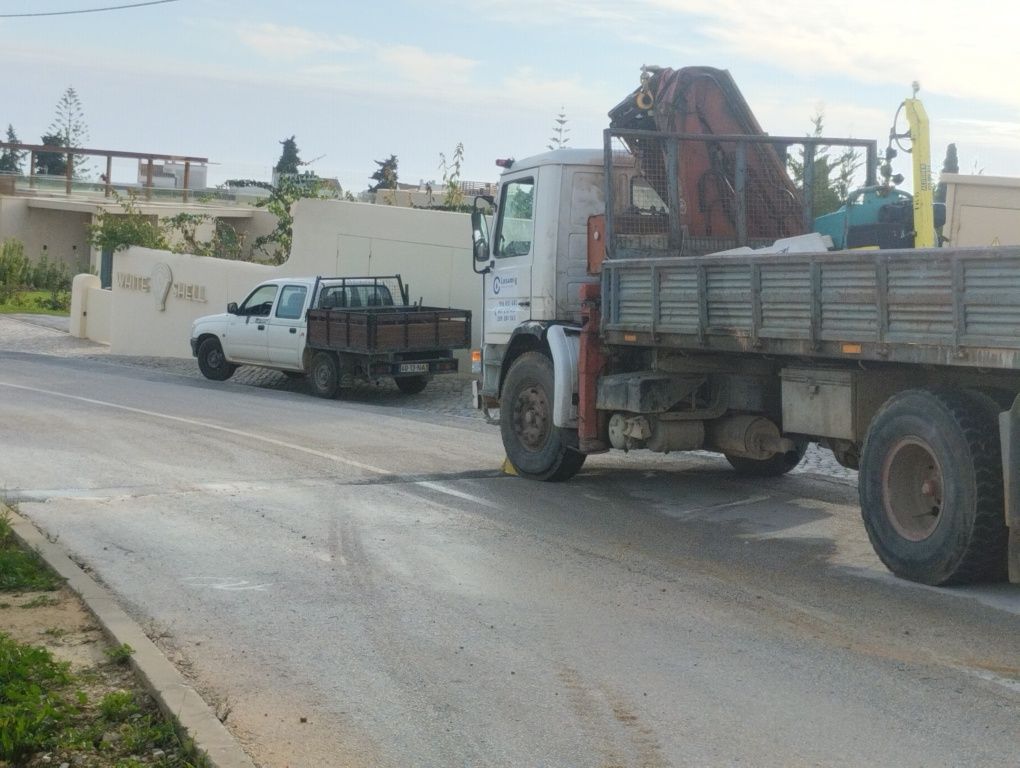 Serviço de camião grua e escavacoes