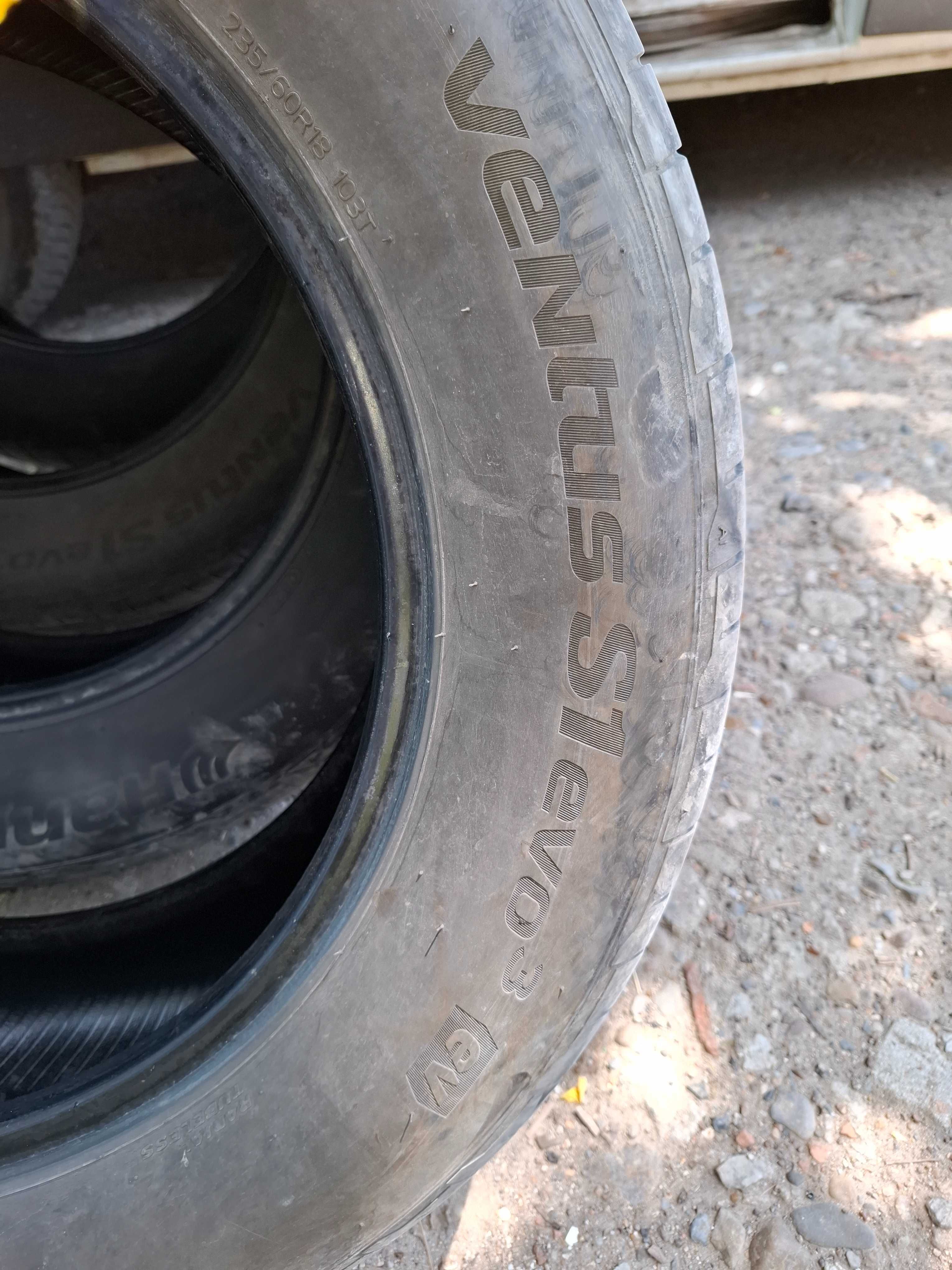 Продаються Шини 235/60г18