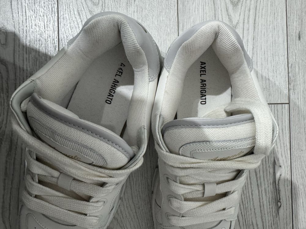 Axel Arigato sneakersy