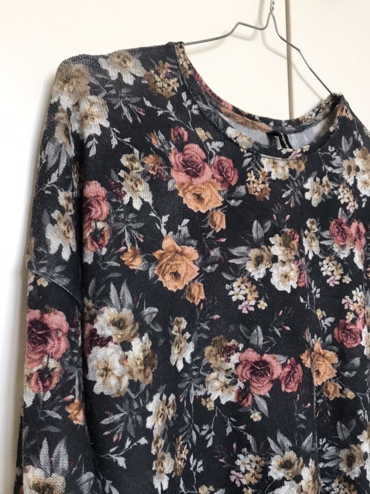 Camisola flores STRADIVARIUS (XS)