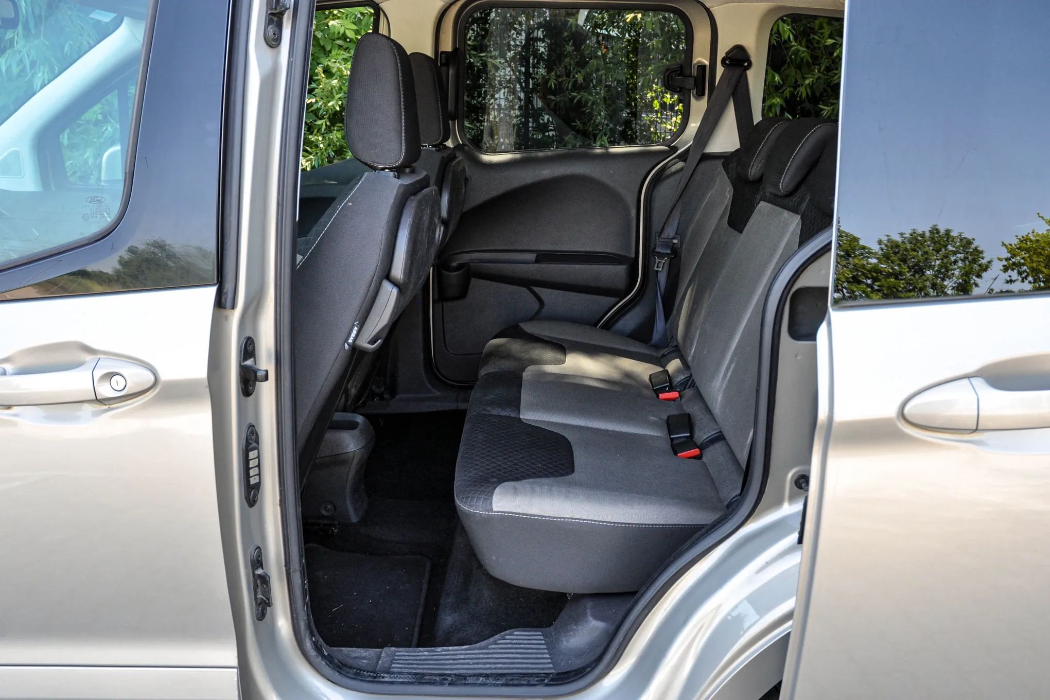 Ford Tourneo Courier Salon PL 2016 r.