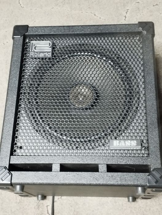 100 vatt басовий комбік Roland Cube 100 Bass