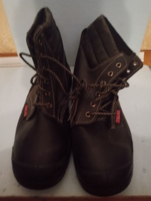 Ботінки робочі пошкоджені