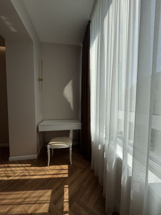 Продається сучасна, велика, нова 2-х кімнатга квартира.