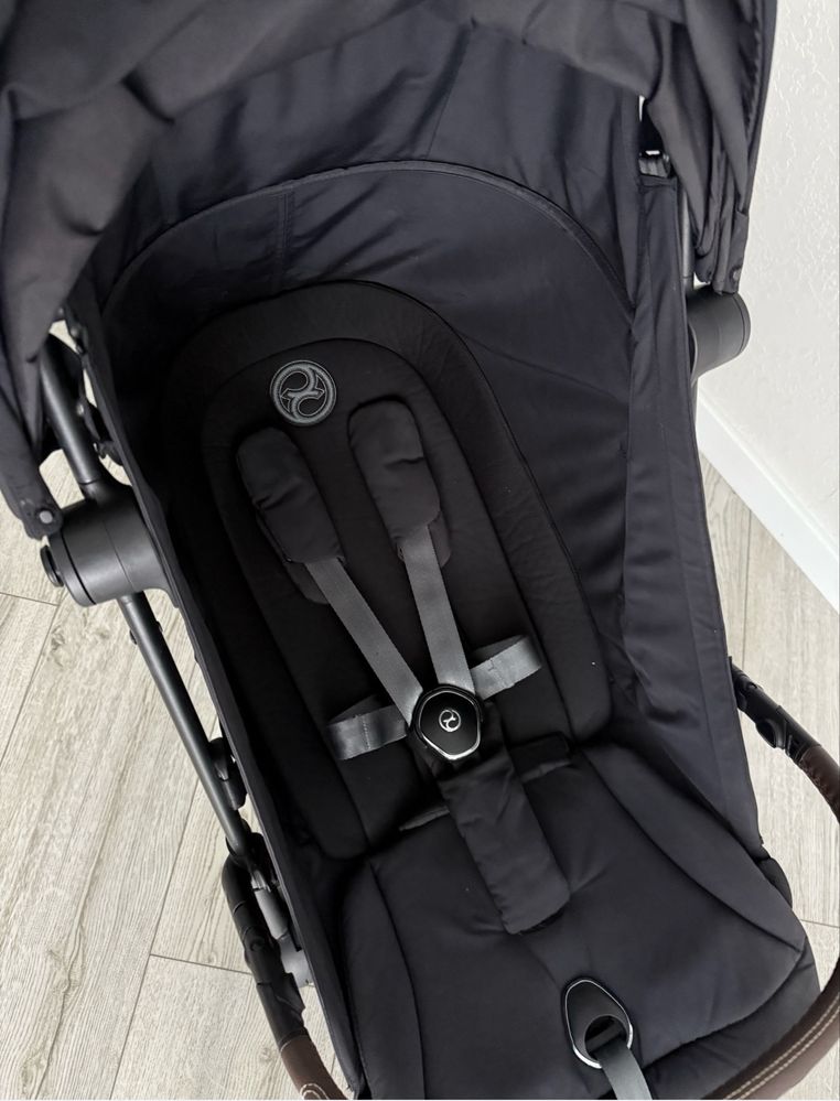 Прогулянкова коляска Cybex Coya + бампер