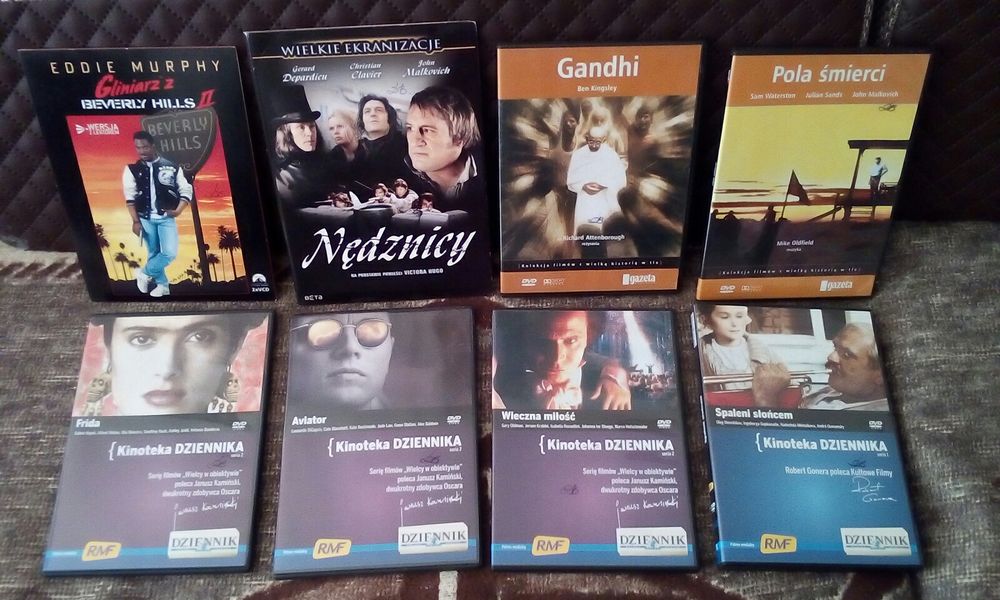 Sprzedam płytki  z  filmami .