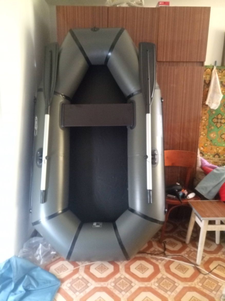 Продам човен пвх