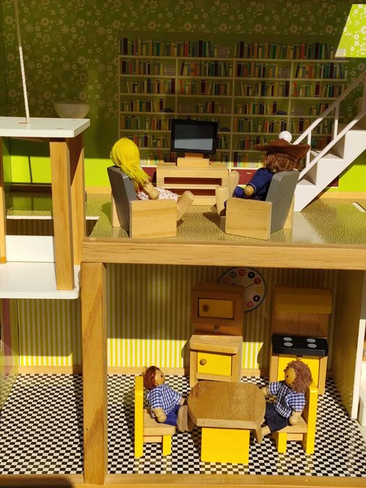 Casinha de bonecas, com acessórios incluídos