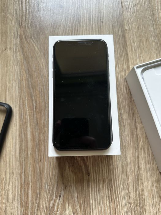 Iphone 11 czarny 64gb