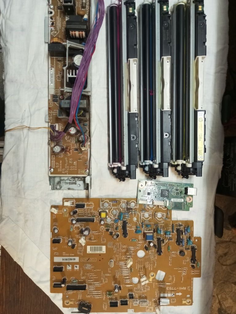 Б/У Картриджи HP126A ,CF401 ,части принтера HP 1025