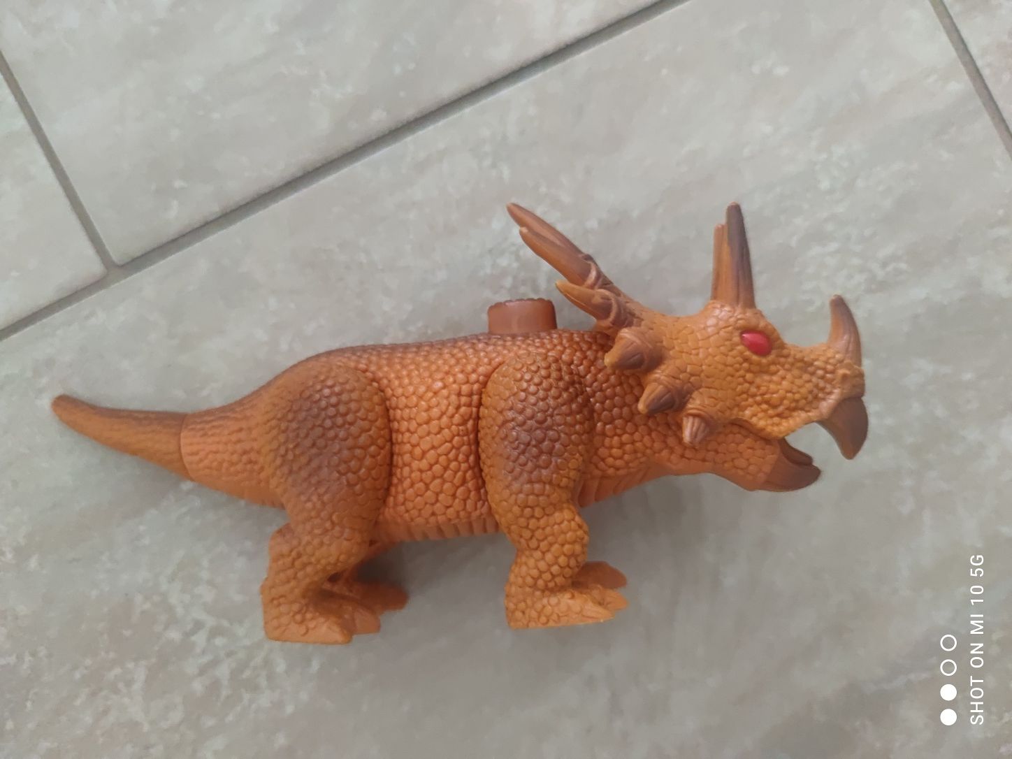 Figurka dinozaura