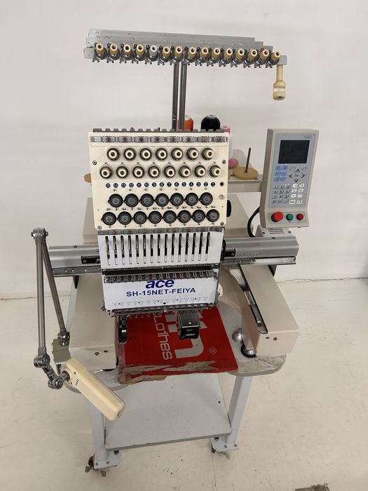 Maquina de bordar 15 cores