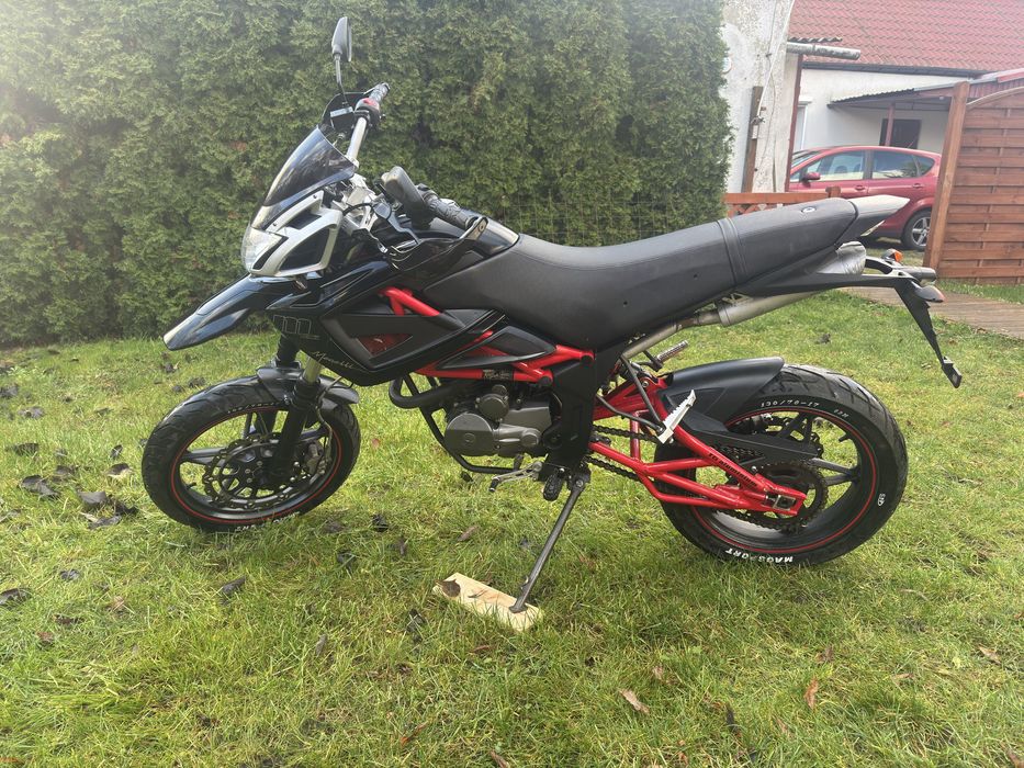 Motocykl Megelli 125 super stan