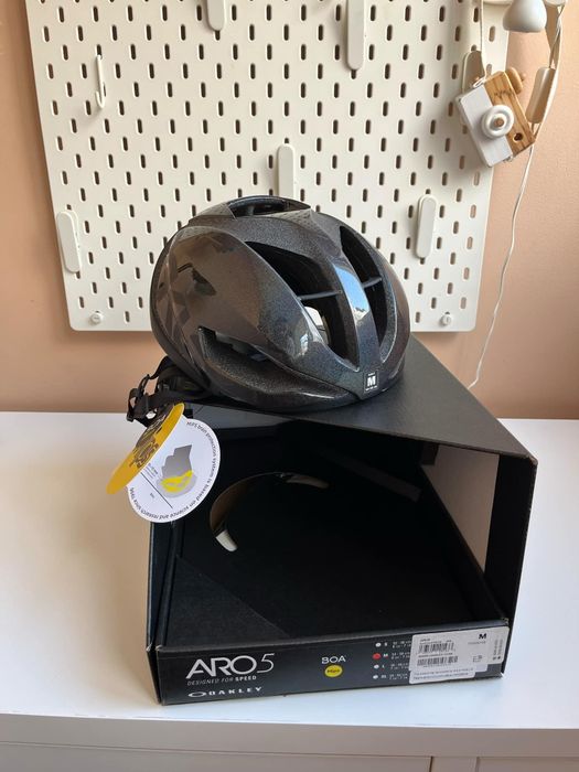 Велошолом Oakley ARO5 mips M, шолом велосипедний