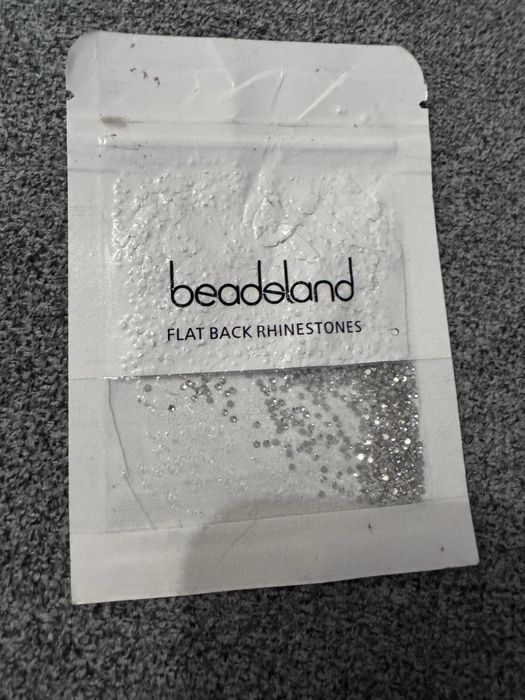 3 zł  Cyrkonie do paznokci