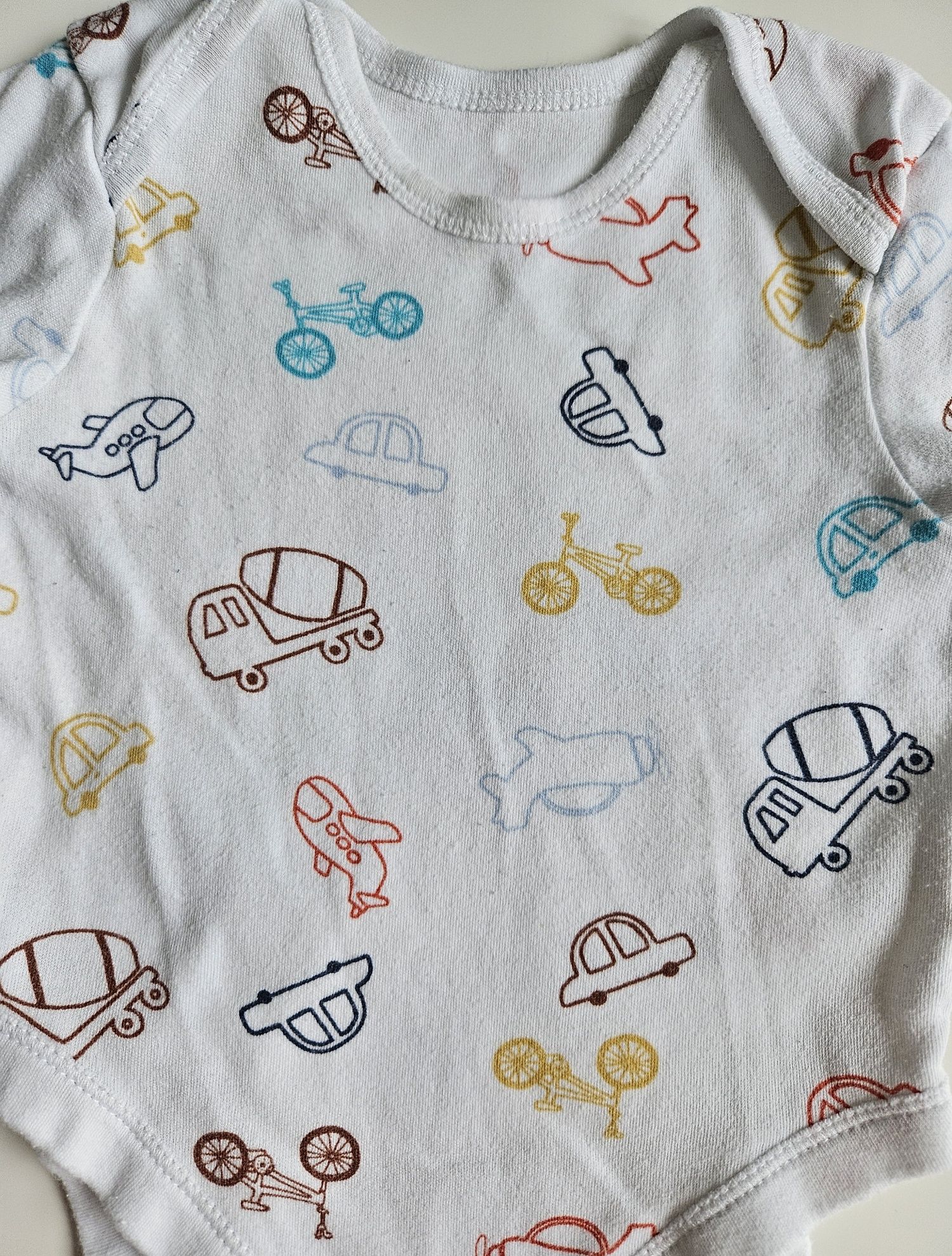 Komplet, zestaw niemowlęcy; 4 x body, 3 x spodnie; 68; Pinokio