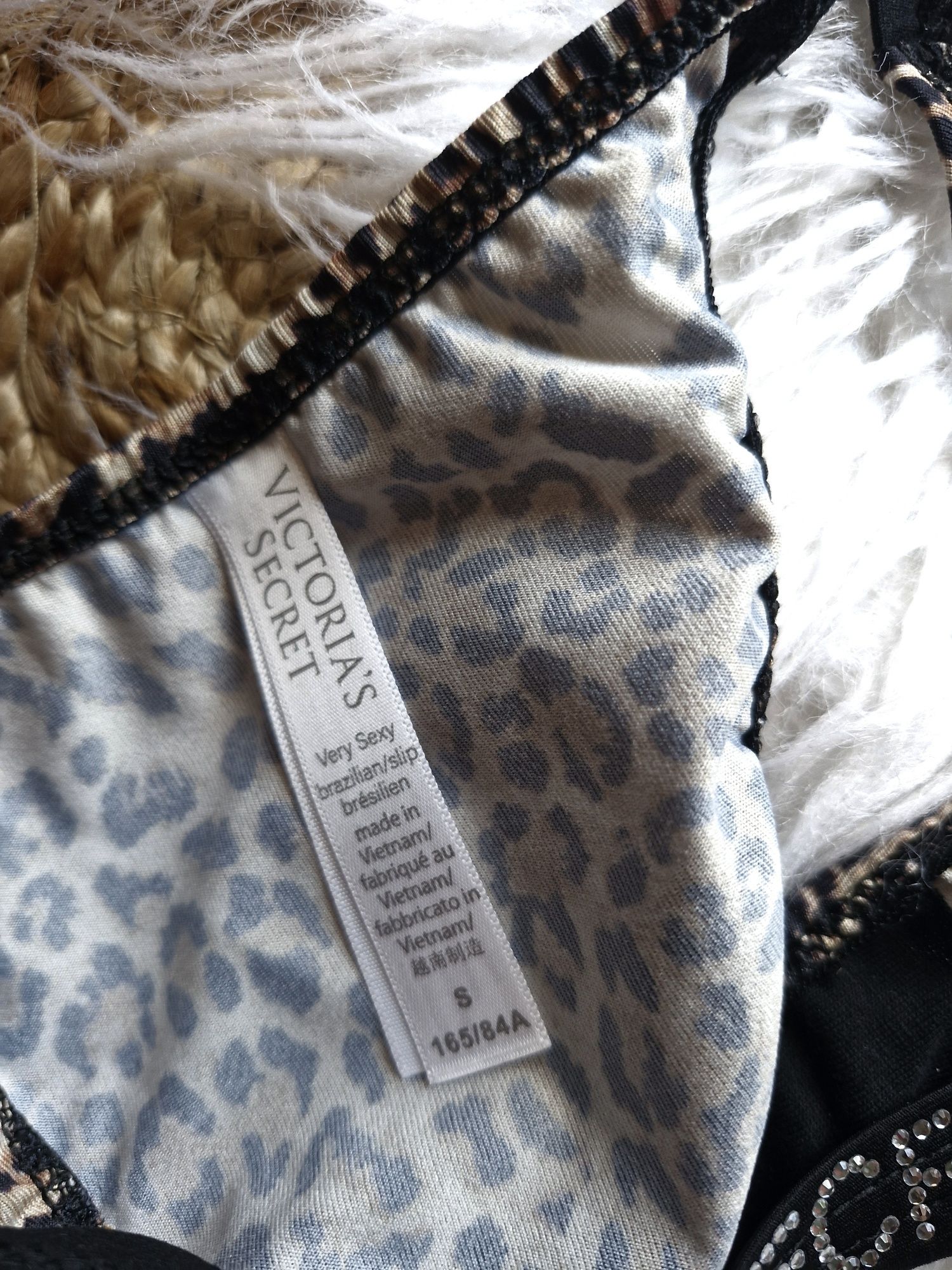 Komplet bielizny damskiej Victoria Secret s panterka biustonosz string