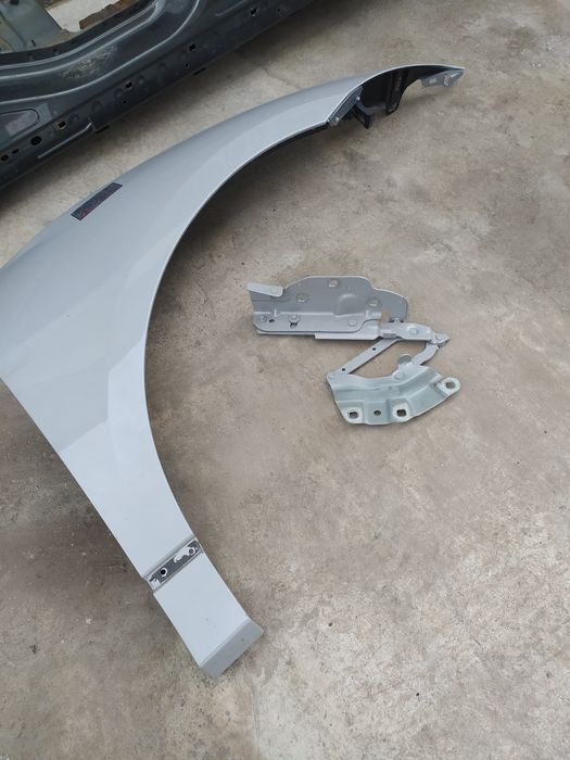 Петля капота Ягуар I-Pace