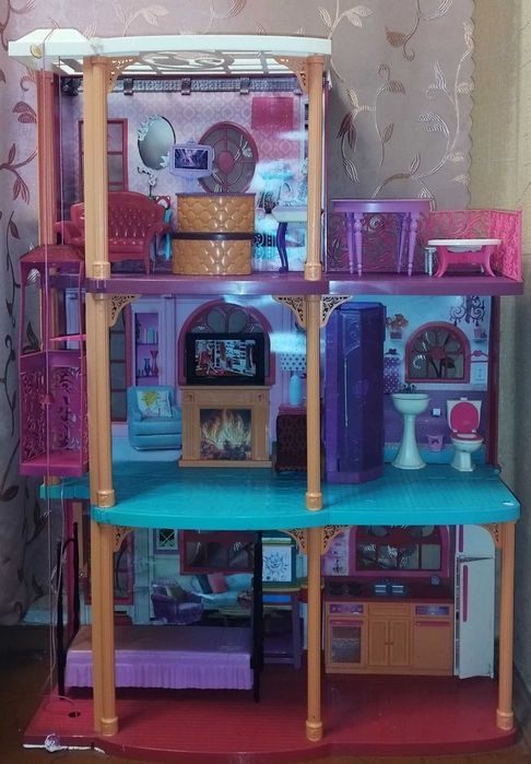 Барбі будинок. Будинок для ляльки