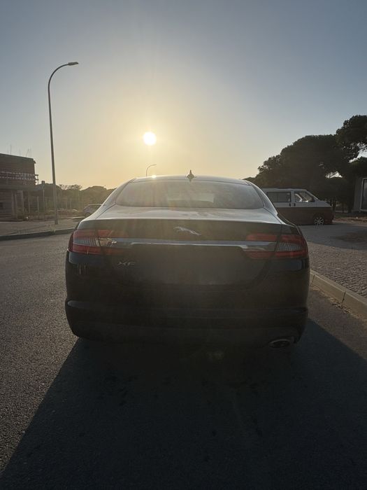 Jaguar XF Sedan 2.2 D