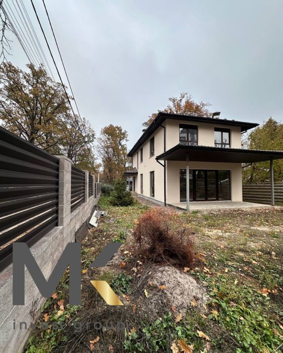 Двоповерховий будинок з бомбосховищем у м. Ірпінь, вул. Тищенко