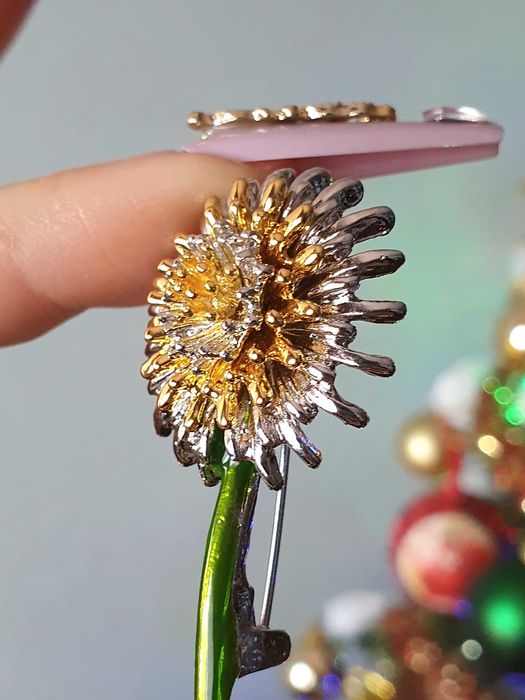 Broche / pregadeira /alfinete dente de leão 3D prateado dourado emalte