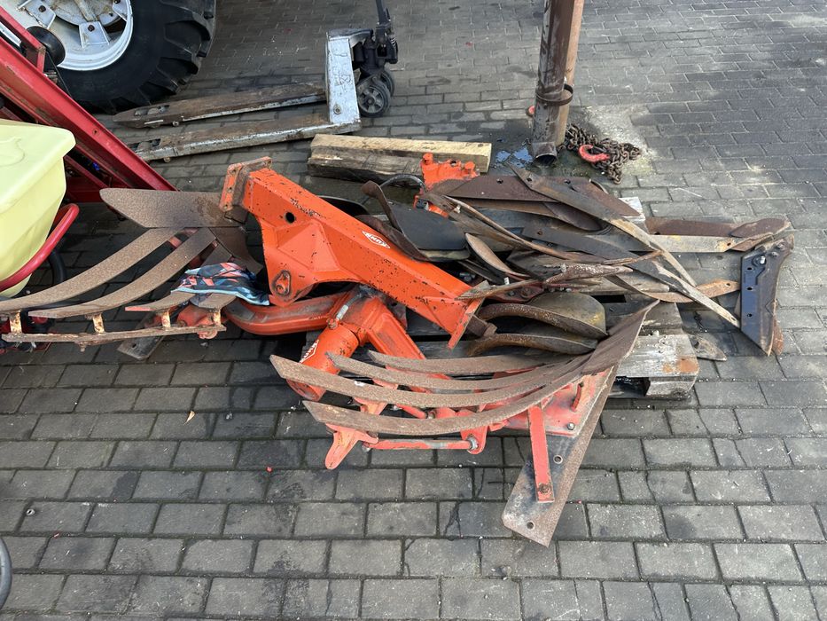 Pług obrotowy 4 skibowy Kuhn Vari Master 121 ażur 5 korpus Gratis