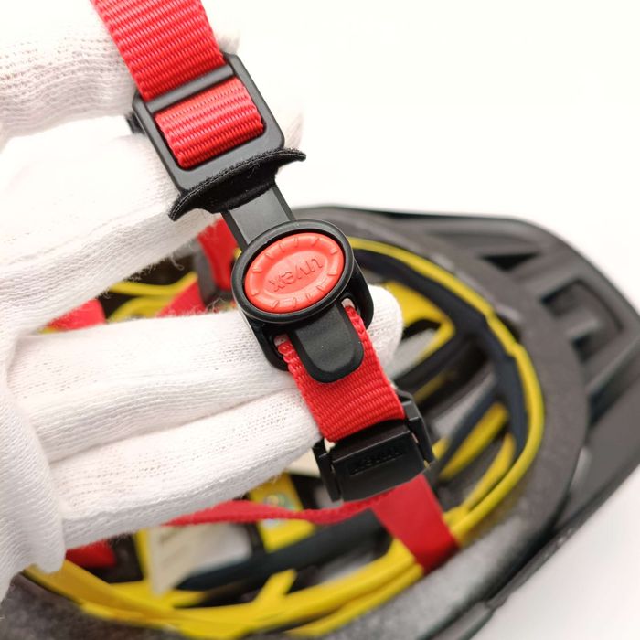 uvex i-vo cc MIPS kask titan - matowy czerwony 56-60 cm