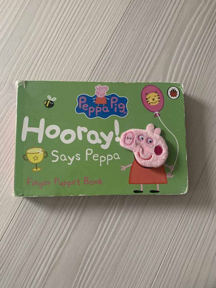 Hooray Says Peppa Pig Finger Puppet book książki po angielsku