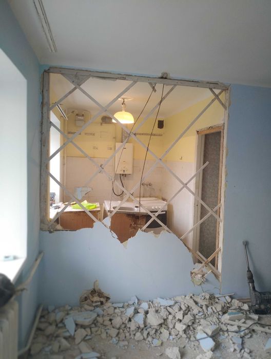 Демонтаж стін , стяжки, плитки, штукатурки, паркету. Вивезення сміття